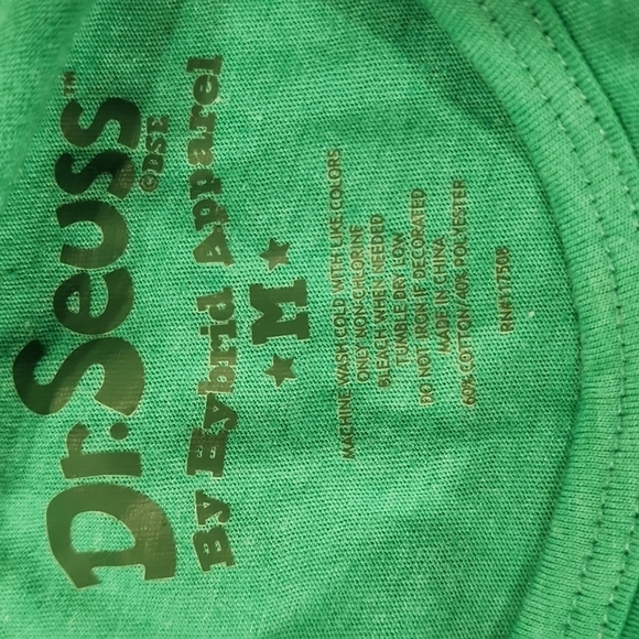 Dr Seuss Grinch tee. Size Medium - Picture 4 of 5